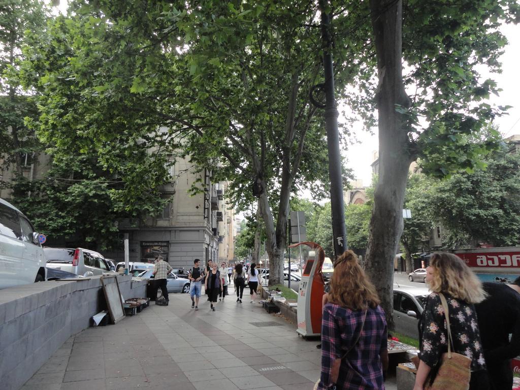 Art House Petunia Lägenhet Tbilisi Exteriör bild