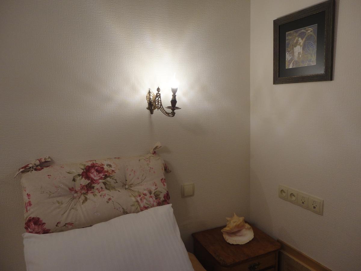 Art House Petunia Lägenhet Tbilisi Exteriör bild