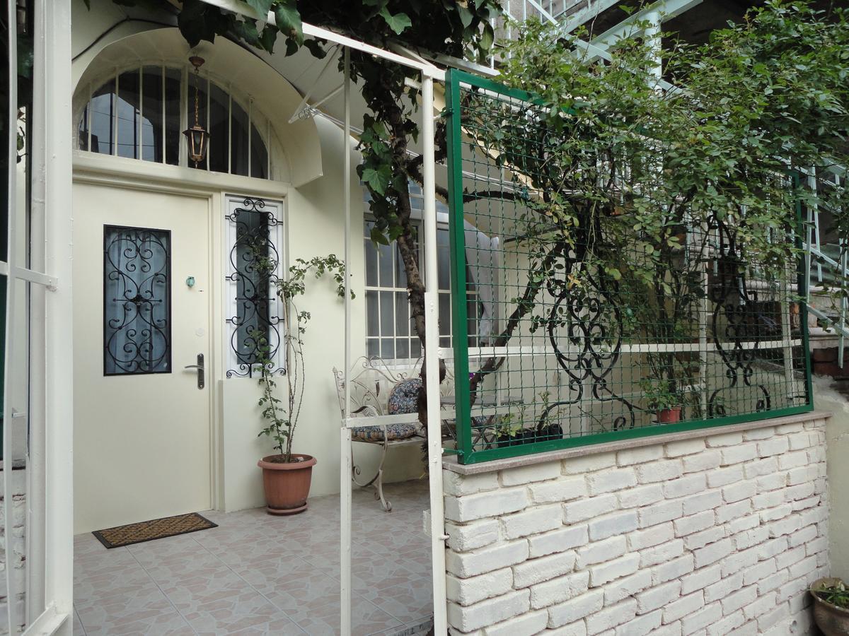 Art House Petunia Lägenhet Tbilisi Exteriör bild