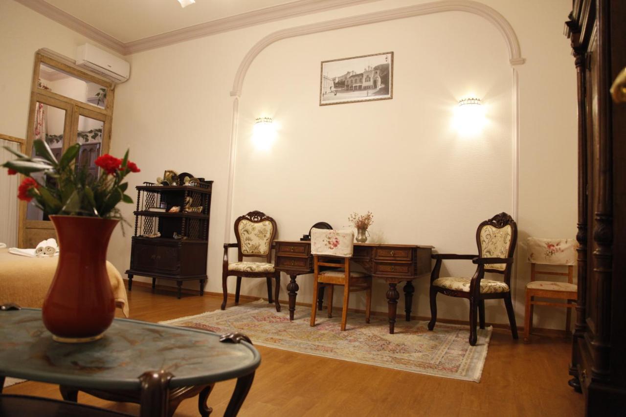 Art House Petunia Lägenhet Tbilisi Exteriör bild